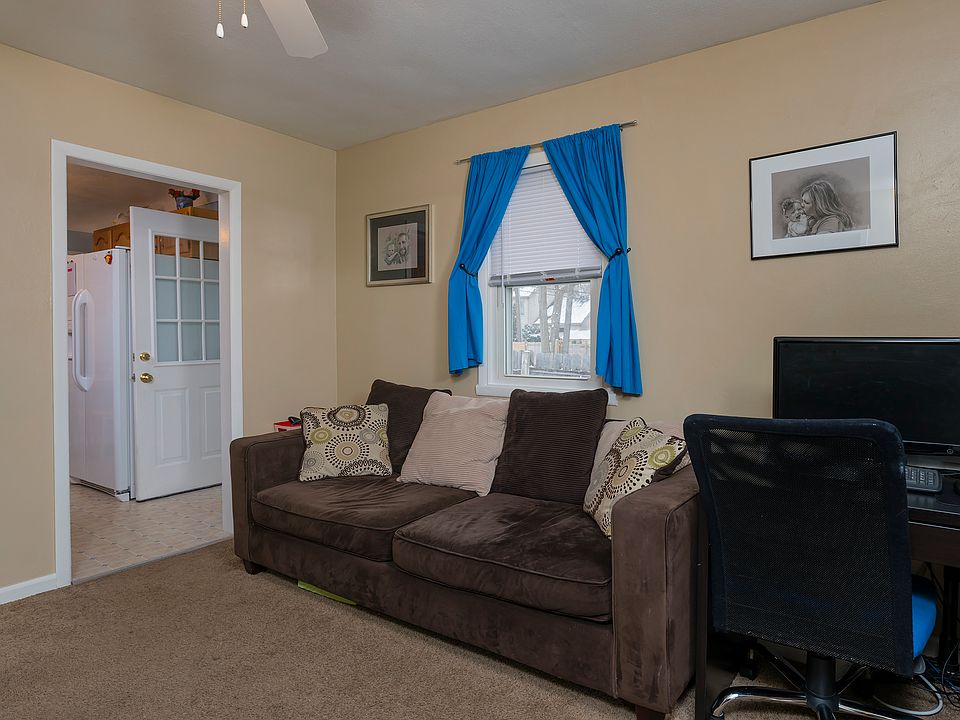 1st image of 315 Vernis Pl