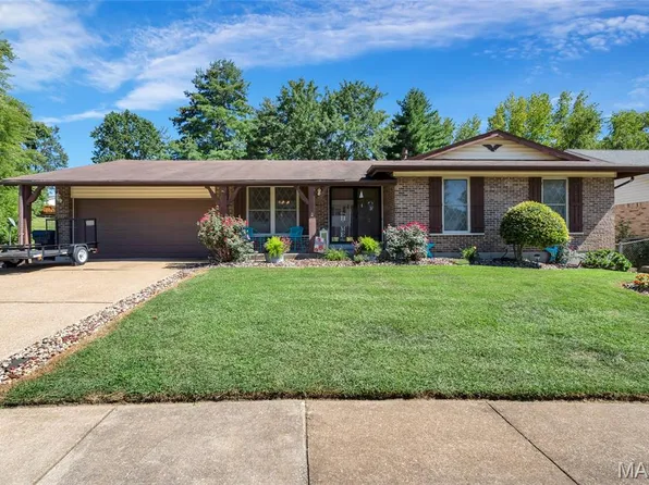 3830 Arbre Ln, Florissant, MO 63034