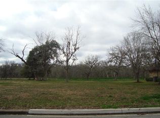 2204 Ridgewood Dr, West Columbia, TX 77486