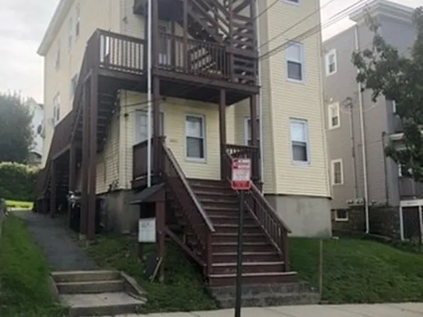 25 Oakland Ave, Everett, MA 02149