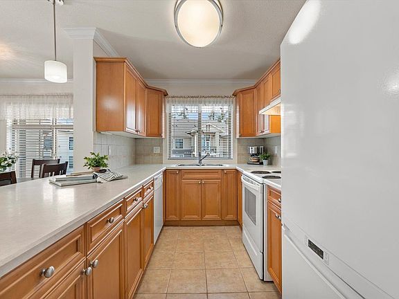 5th image of 45769 Stevenson Rd #404