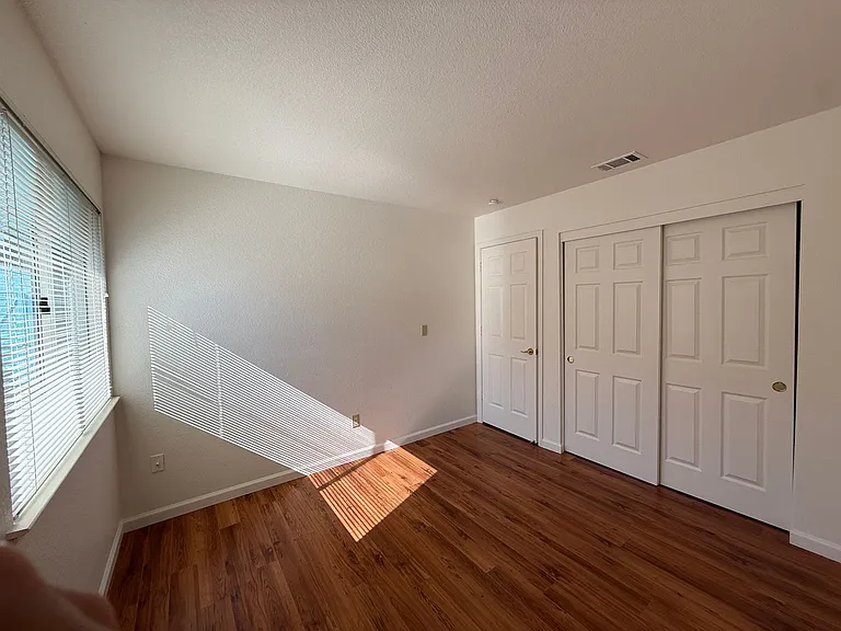 749 Oak Brook Dr — Photo 6