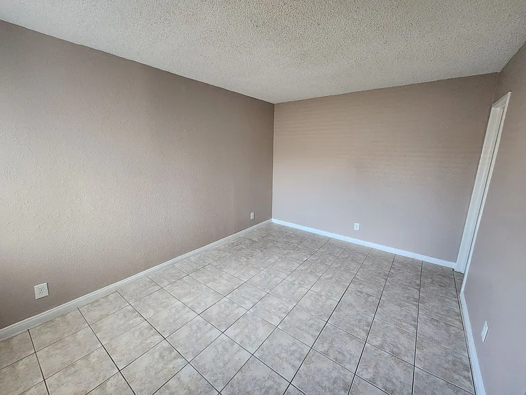1705 Breckenwood Ct #1 — Photo 11