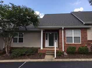 4 Hillside Glen Dr, Greer, SC 29650