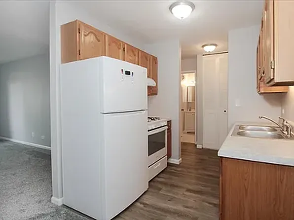 1147 Miller Ln, Buffalo Grove, IL 60089