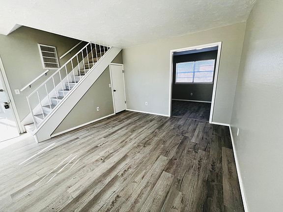 3rd image of 335 W Vandament Ave