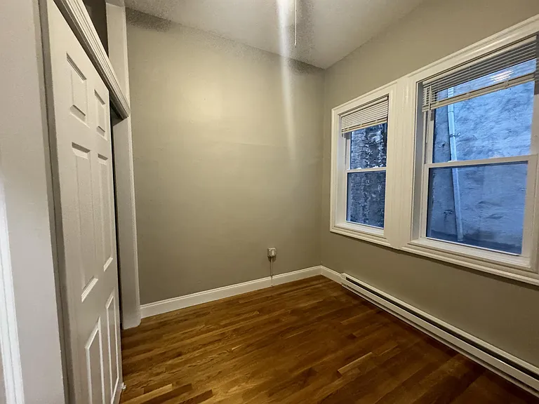 60 N Margin St — Photo 4