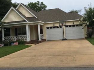 109 Whitten St, Headland, AL 36345