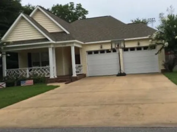 109 Whitten St, Headland, AL 36345