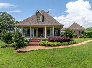807 W Lakeshore Dr, Starkville, MS 39759