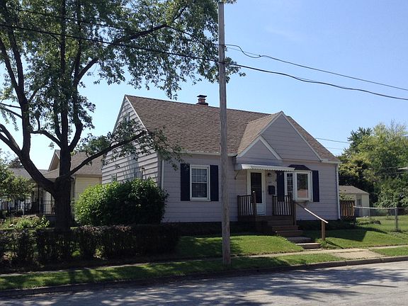 2nd image of 1324 Russell Ave