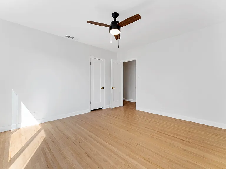 5001 W 20th St — Photo 16