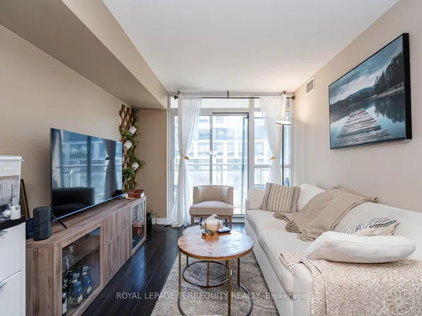 151 Dan Leckie Way #610, Toronto, ON M5V 4B2