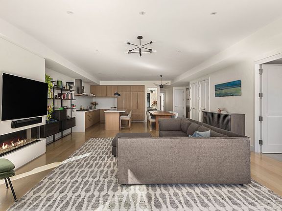 5th image of 134 W 83rd St #4