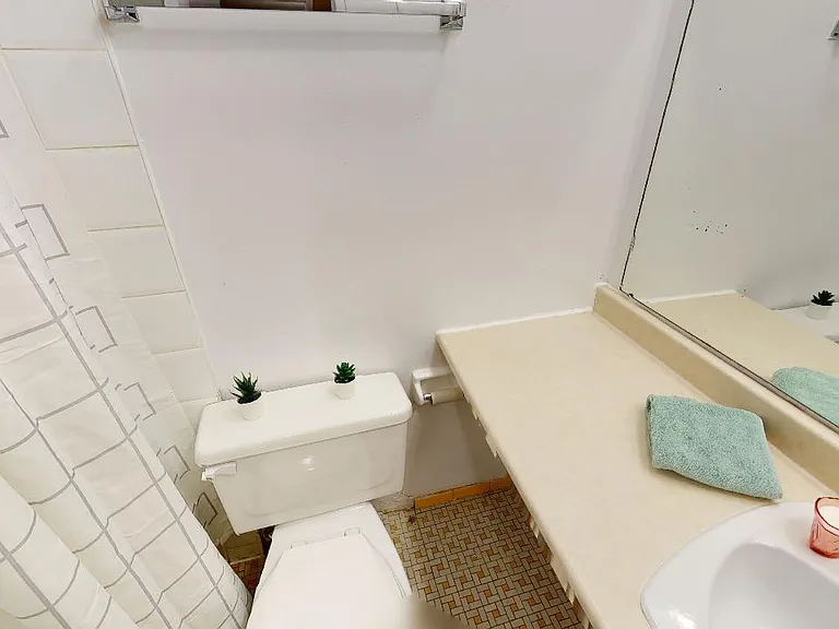 255 Stewart St — Photo 15