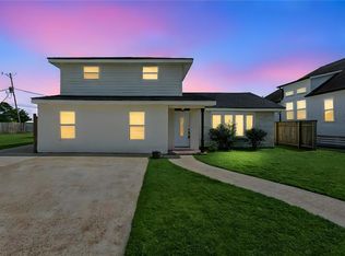 1107 Perrin Dr, Arabi, LA 70032