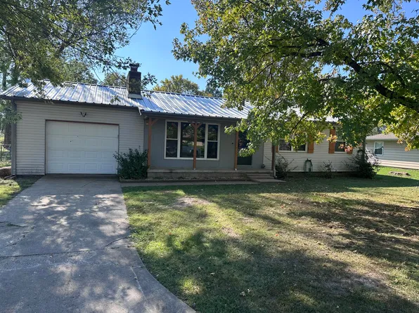 305 Stauffer St, Fairland, OK 74343