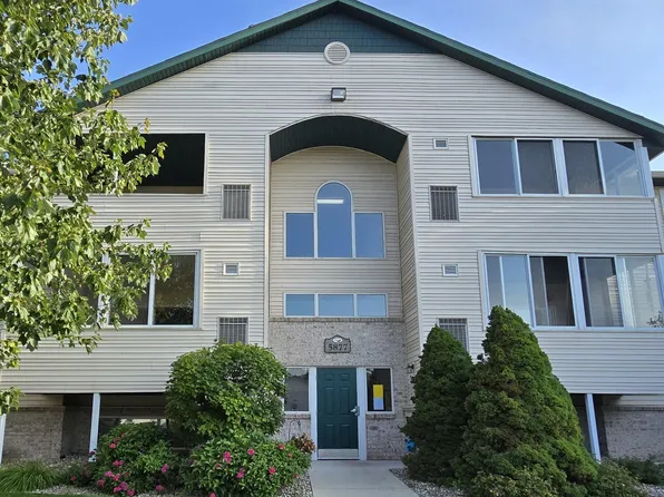 5877 Crosswinds Dr Unit 31, Norton Shores, MI 49444