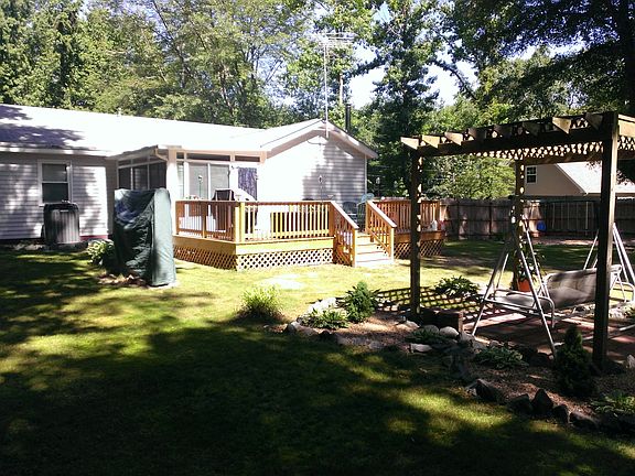 3rd image of 128 Woodmount Dr