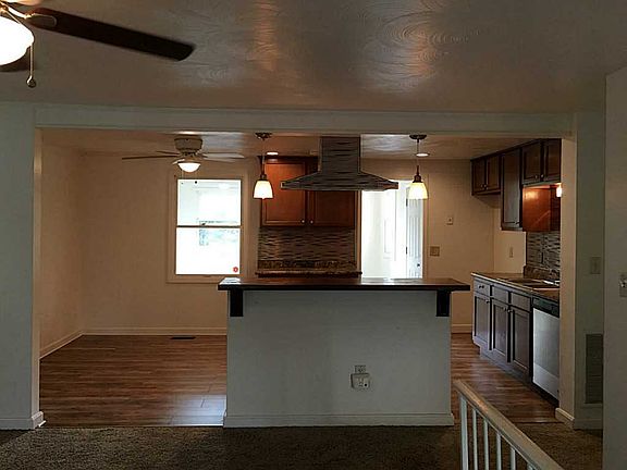 3rd image of 213 Ivanhill Rd