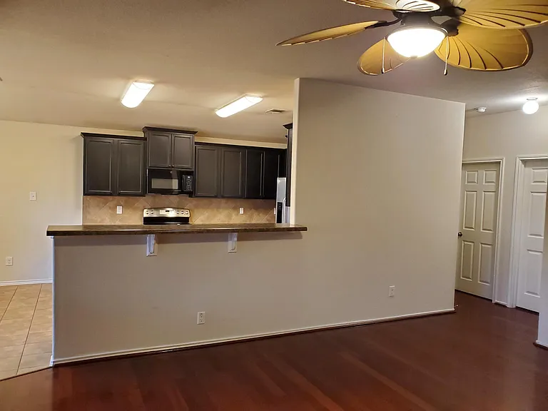 5008 Bridgewood Dr — Photo 6