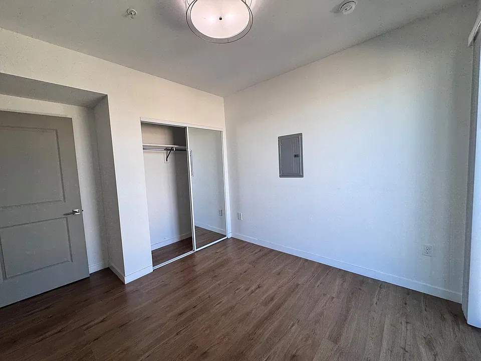 3632 Motor Ave #203