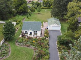 732 Rogers Rd, Gurnee, IL 60031