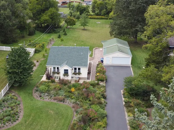 732 Rogers Rd, Gurnee, IL 60031