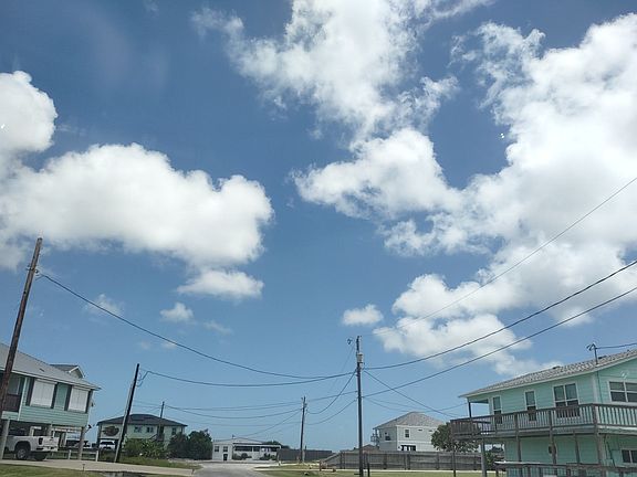 4th image of 10 Clam Dr