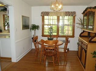 26 Grove St, Oakland, NJ 07436