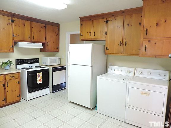 5th image of 2402 W Carver St
