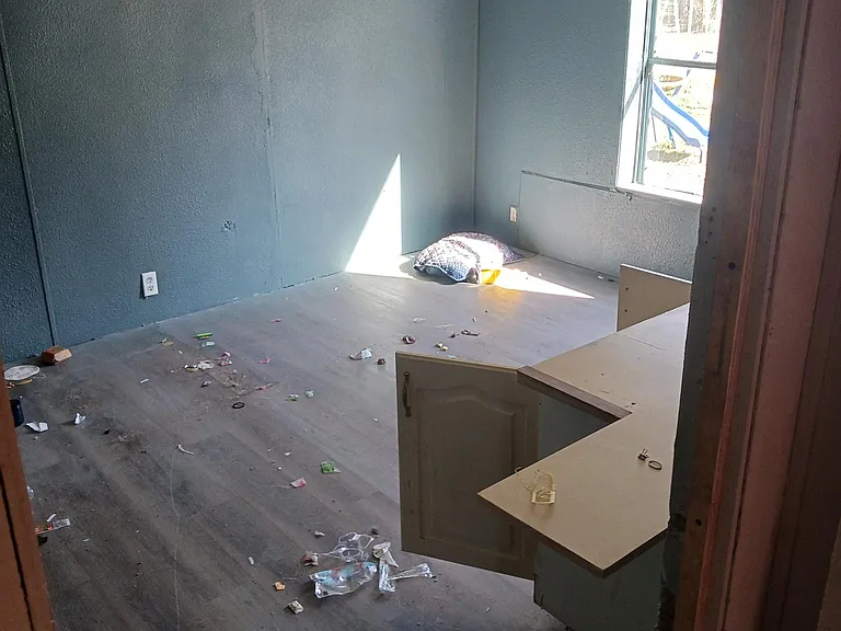 1580 Hull Rd — Photo 3