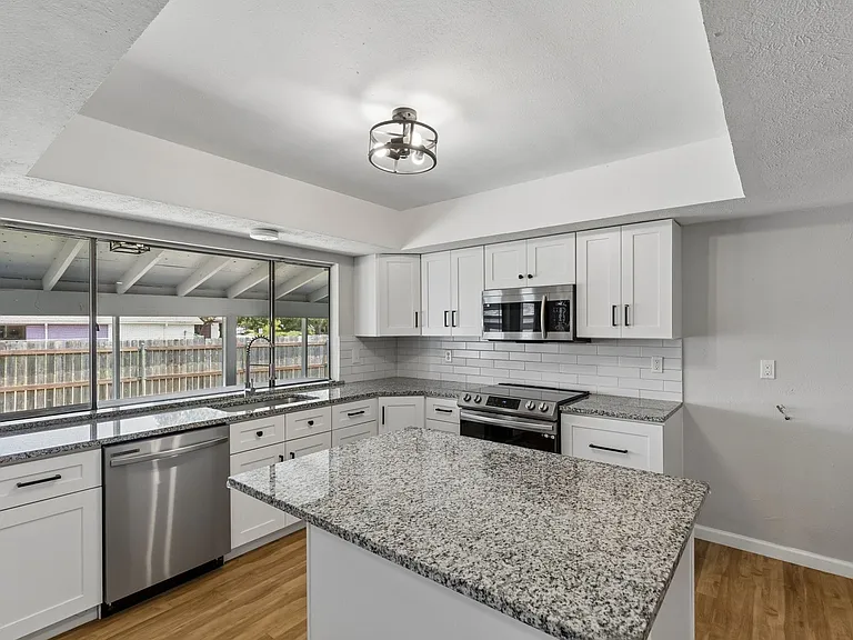 5168 Pruitt Dr — Photo 6