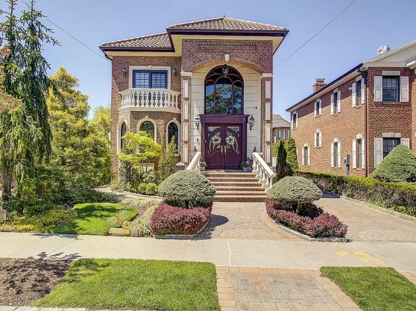 14-80 163rd St, Whitestone, NY 11357