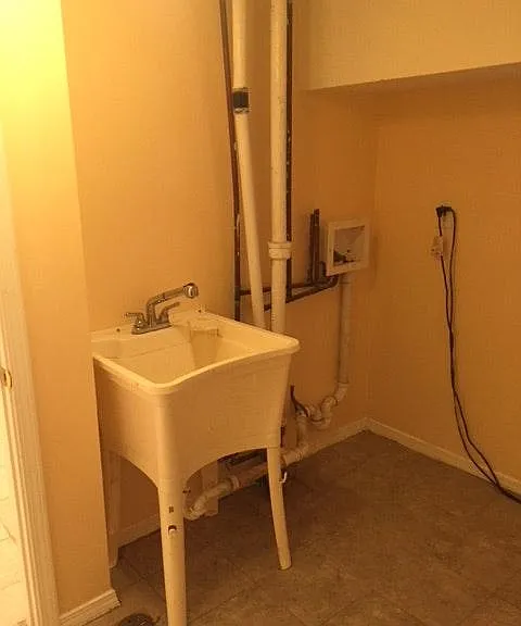 8122 S Rhodes Ave — Photo 11
