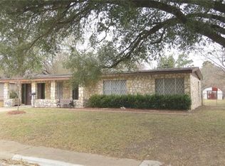 1304 Highland Ave, Rockdale, TX 76567