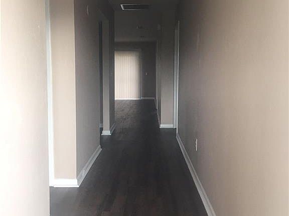 4th image of 223 SE 24th Ave