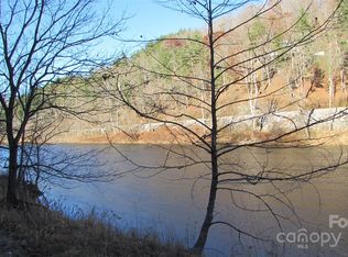 2079 Roses Branch Rd, Green Mountain, NC 28705