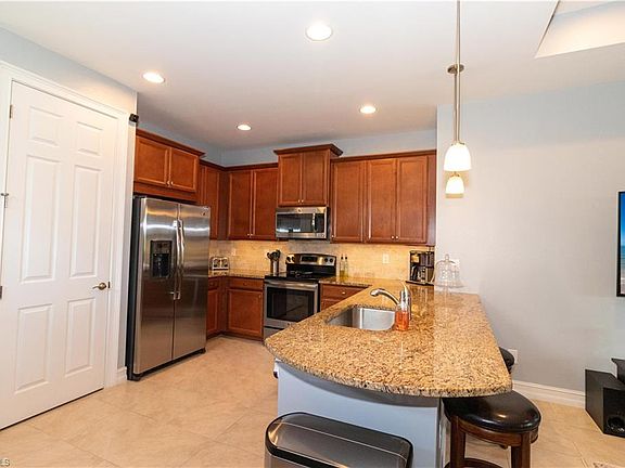 3rd image of 3467 Crosswater Dr