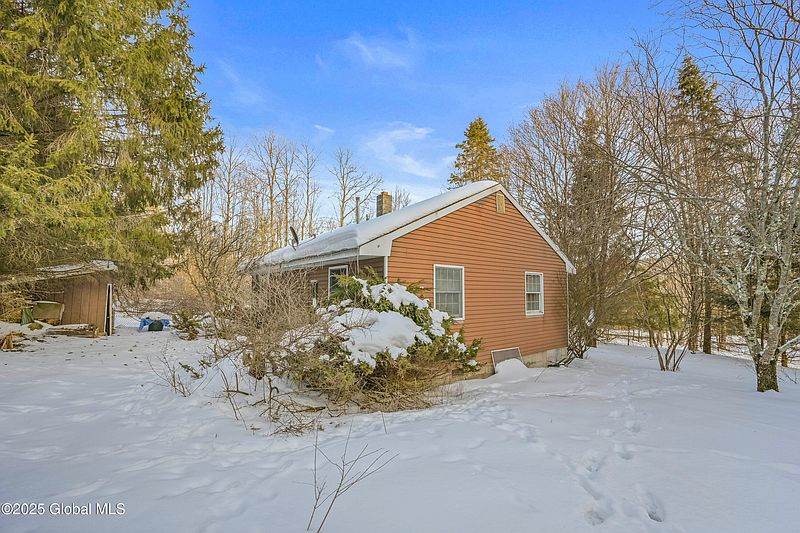3rd image of 681 Richardson Hill Road