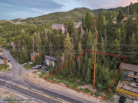 2nd image of 360 Aspen Dr #22
