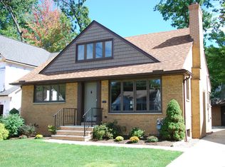 479 Canterbury Rd, Bay Village, OH 44140