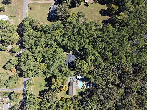 2nd image of 82 Bailey Rd