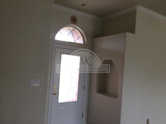 2nd image of 1902 Flagstaff Dr