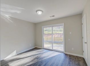 220 Poplar St #1-8, Bolivar, TN 38008