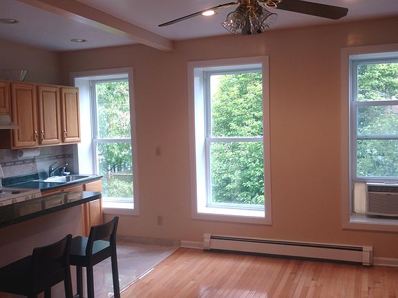 5th image of 166 Clifton Pl