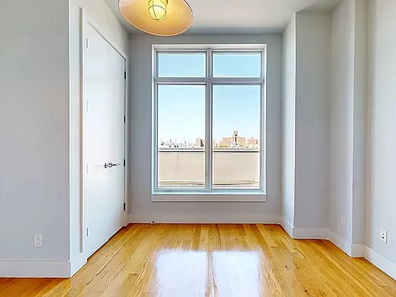 5th image of 785 Dekalb Ave APT 4A