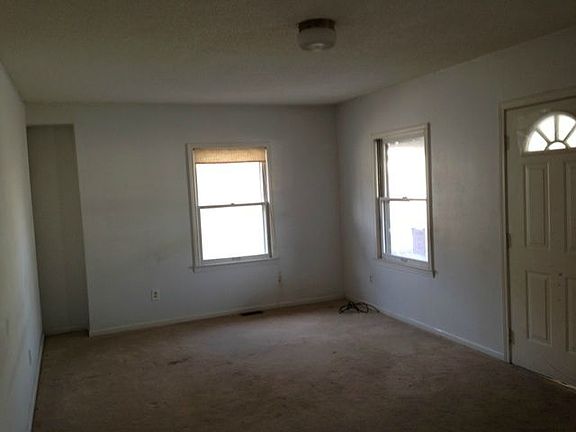 4th image of 5225 E 6th St