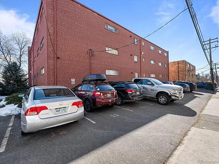 2401 S Gaylord St #306 — Photo 11