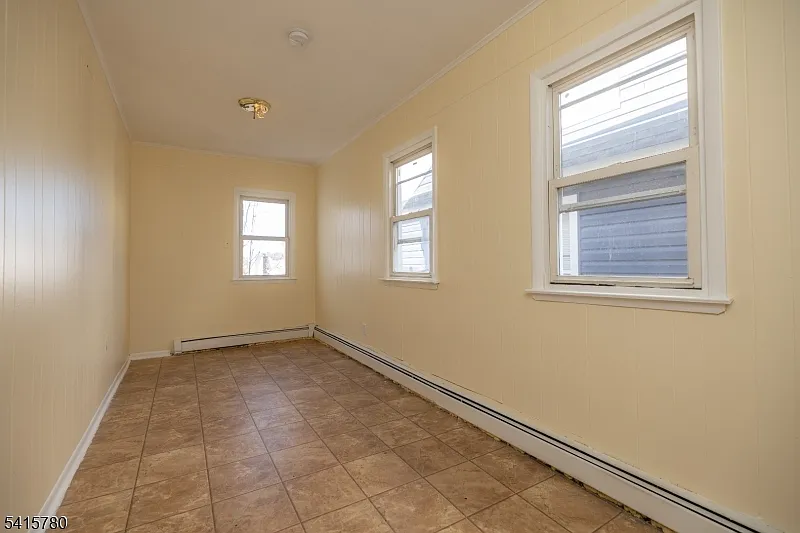 2 bed, 1.0 bath, $1,800 — Photo 3